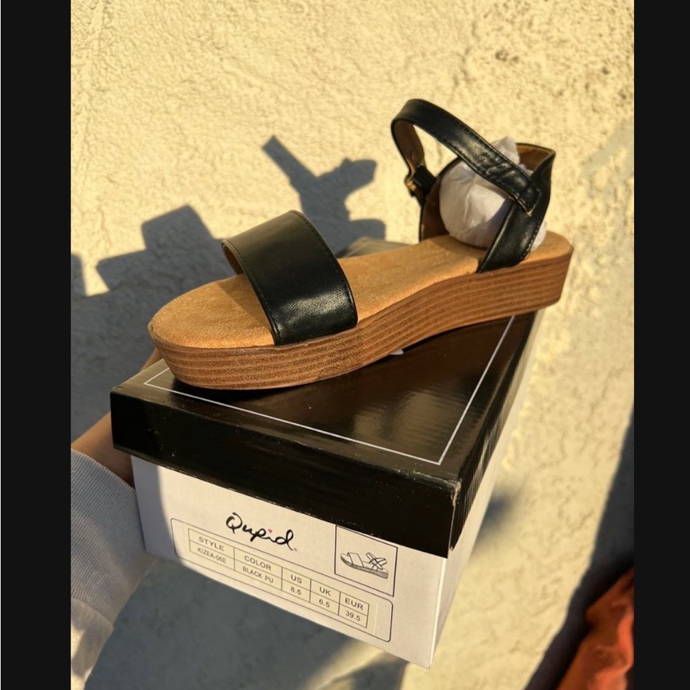 Women sandals